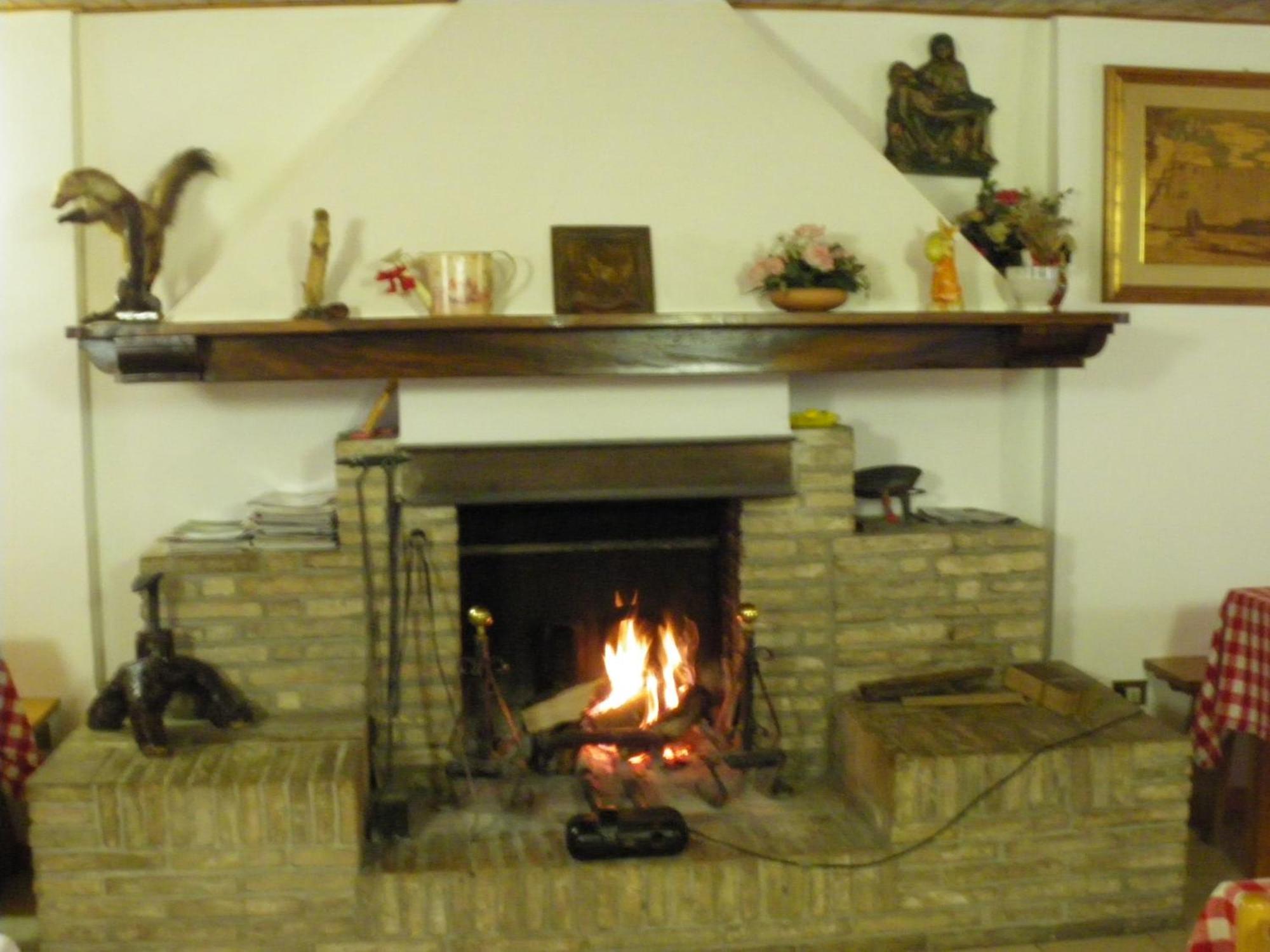 Agriturismo Orsaiola Urbania Extérieur photo