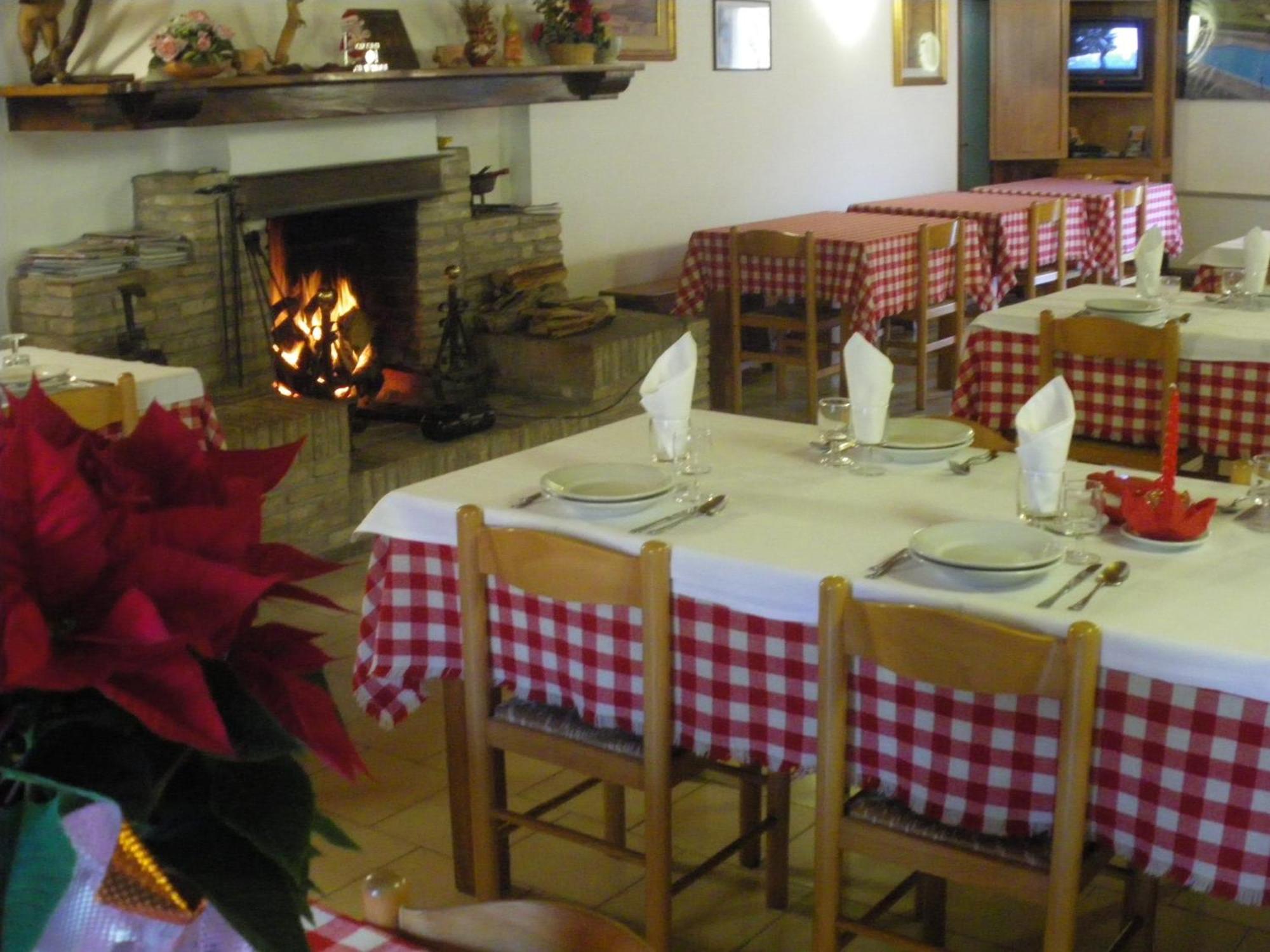 Agriturismo Orsaiola Urbania Extérieur photo