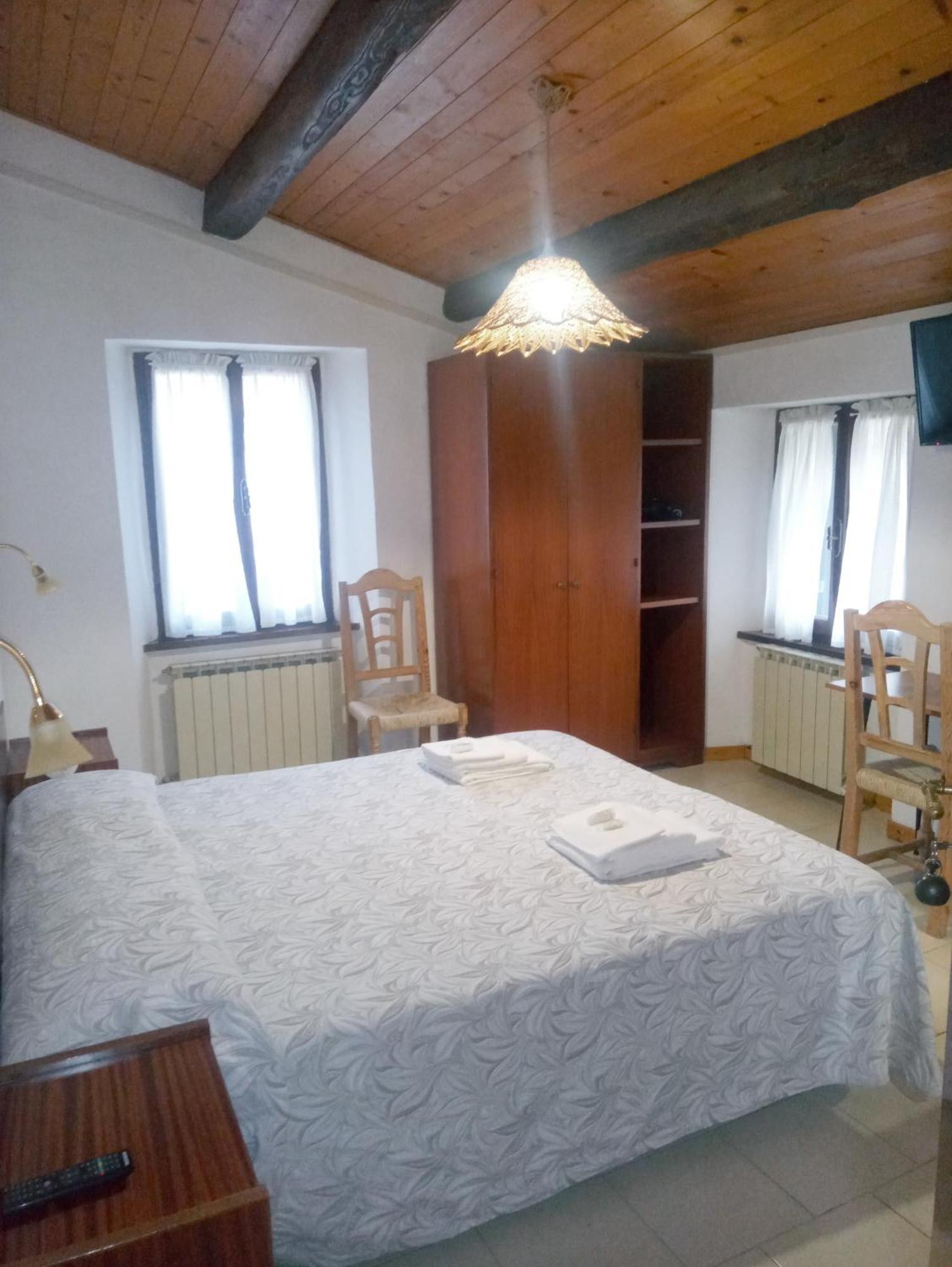 Agriturismo Orsaiola Urbania Extérieur photo