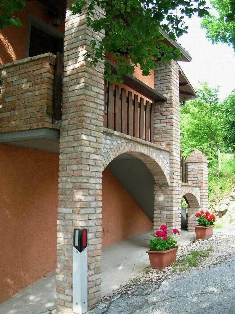 Agriturismo Orsaiola Urbania Extérieur photo